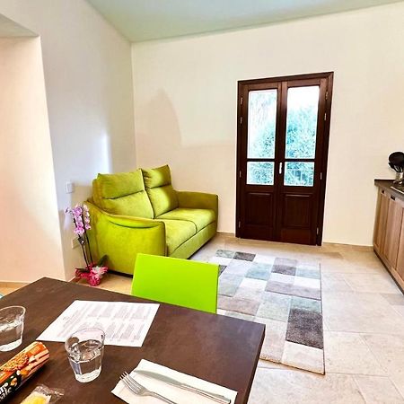 La Casa Di Natalie Apartment จิราโซเล ภายนอก รูปภาพ