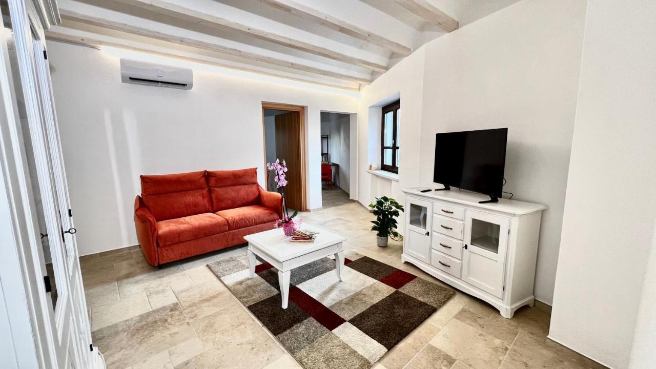 La Casa Di Natalie Apartment จิราโซเล ภายนอก รูปภาพ