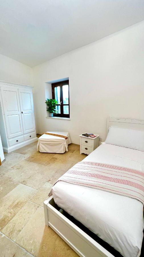 La Casa Di Natalie Apartment จิราโซเล ภายนอก รูปภาพ